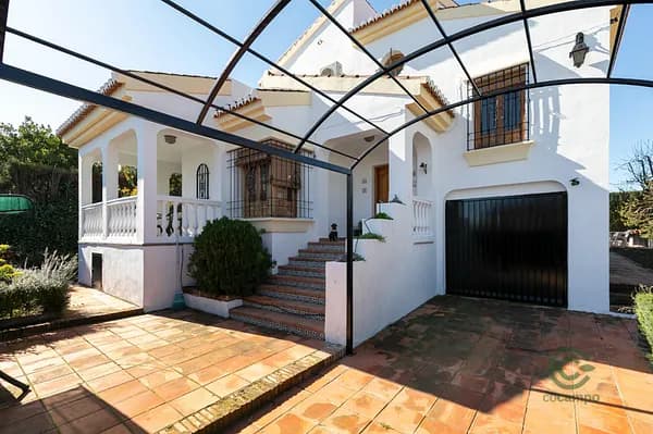 Casa de 0,05 ha en venta en Otura, Granada