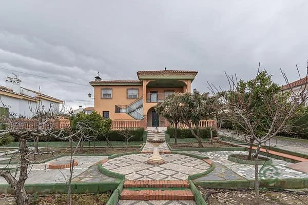 Casa de 0,1 ha en venta en Otura, Granada