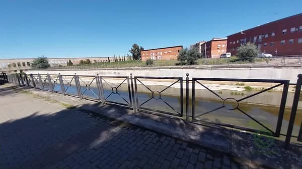 Terreno urbano de 0,008 ha en venta en Mérida, Badajoz