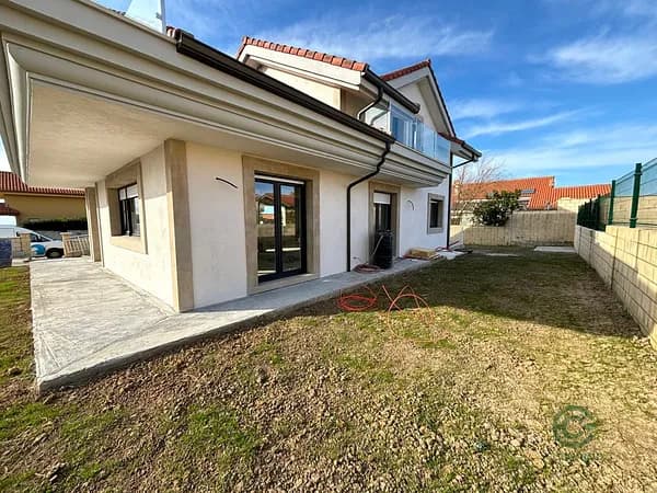 Casa de 0,07 ha en venta en Ajo (bareyo), Cantabria