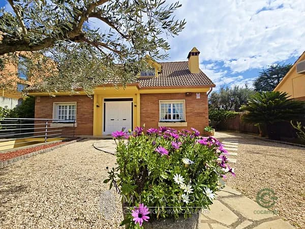 Casa de 0,0215 ha en venta en Barcelona