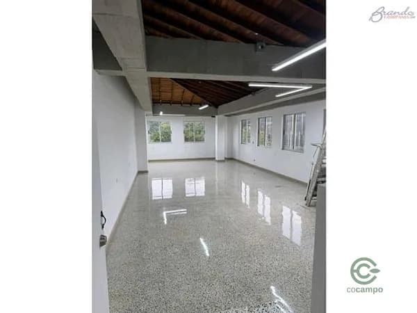 Nave industrial de 0,007 ha en alquiler en Antioquia