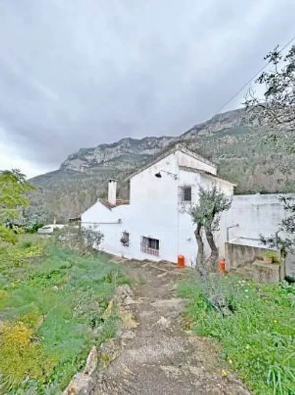 Rustic property of 3 ha for sale in Alicante