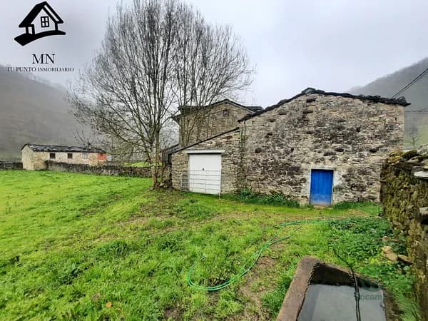 Terreno urbano de 0,3425 ha en venta en Vega de pas, Cantabria