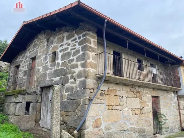 Finca rústica de 0,03 ha en venta en Ourense, Orense