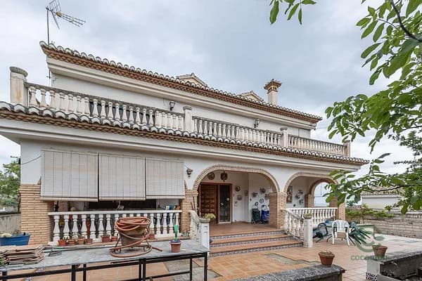 Casa de 0,205 ha en venta en Monachil, Granada