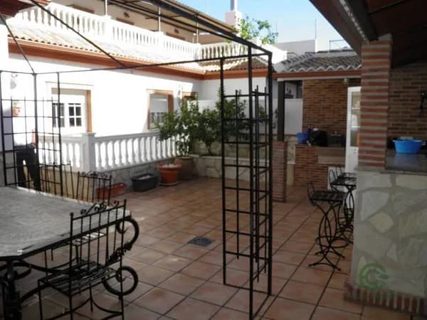 Casa de 0,045 ha en venta en Loja, Granada