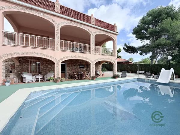 Casa de 0,15 ha en venta en Benidorm, Alicante