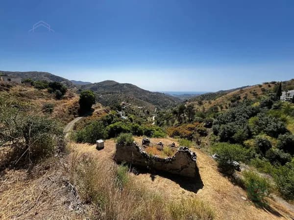 Rustic property of 0,9 ha for sale in Granada