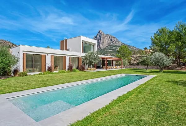 Finca rústica de 0,023 ha en venta en Finestrat, Alicante