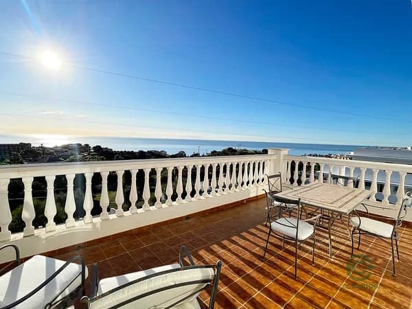 Casa de 0,0709 ha en venta en Benalmádena, Málaga