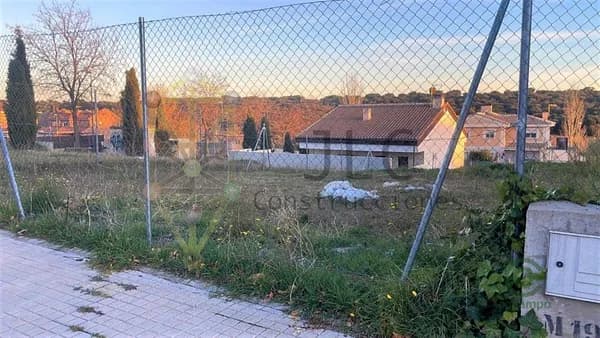 Terreno urbano de 0,0275 ha en venta en El casar, Guadalajara