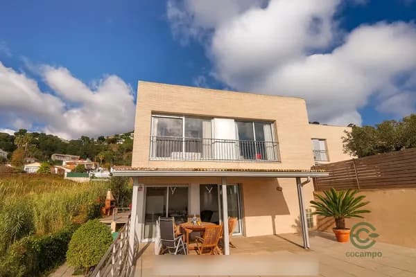 Casa de 0,03 ha en venta en Girona