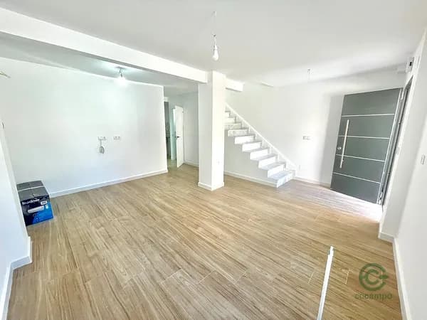 Casa de 0,0101 ha en venta en Daya vieja, Alicante