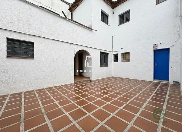 Casa de 0,02 ha en venta en Girona