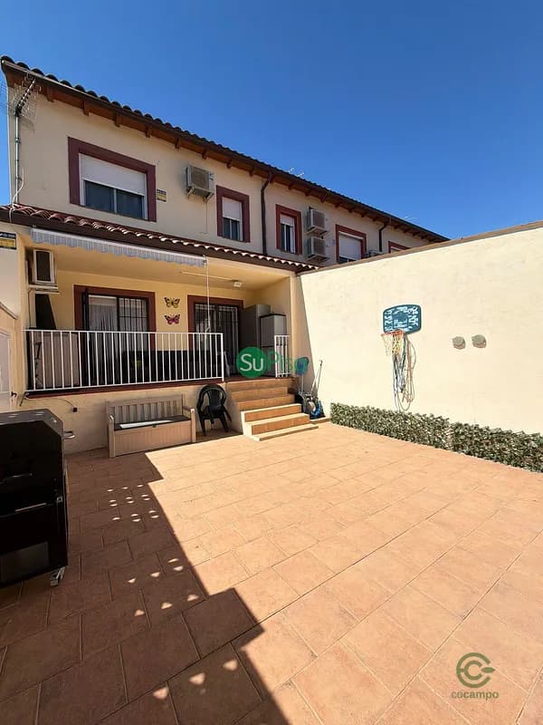 Casa de 0,0141 ha en venta en Yeles, Toledo