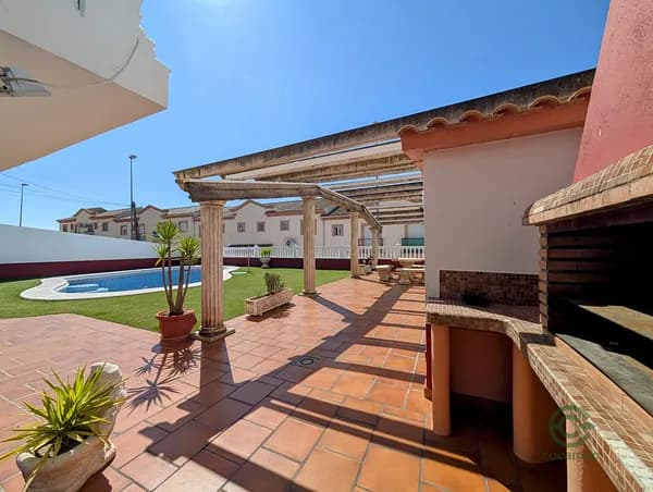 Casa de 0,05 ha en venta en Loja, Granada