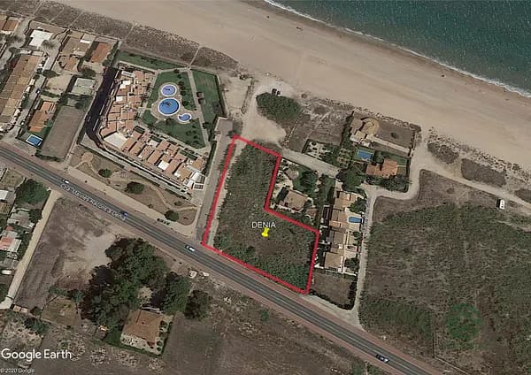 Casa de 0,3 ha en venta en Alicante