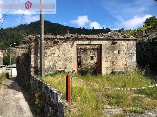 Finca agrícola de 0,04 ha en venta en Campo lameiro, Pontevedra