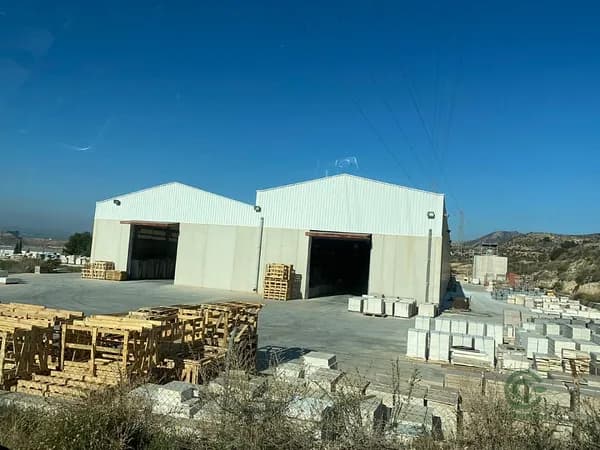 Nave industrial de 1,9117 ha en venta en Novelda, Alicante
