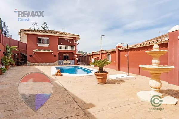 Casa de 0,055 ha en venta en Málaga, Malaga