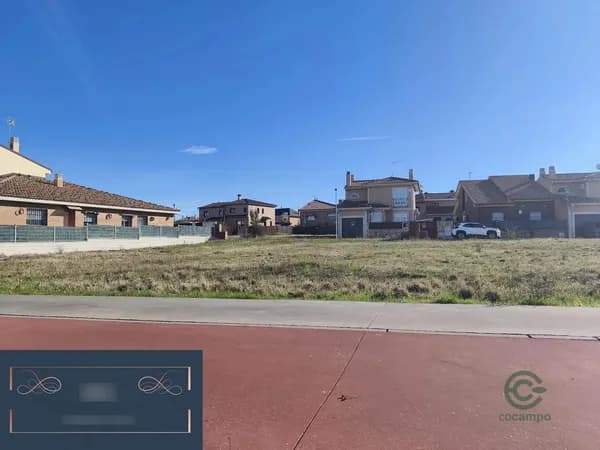 Terreno urbano de 0,0279 ha en venta en El casar, Guadalajara