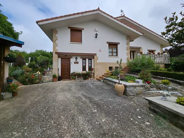 Casa de 0,144 ha en venta en Vitoria-gasteiz, Alava