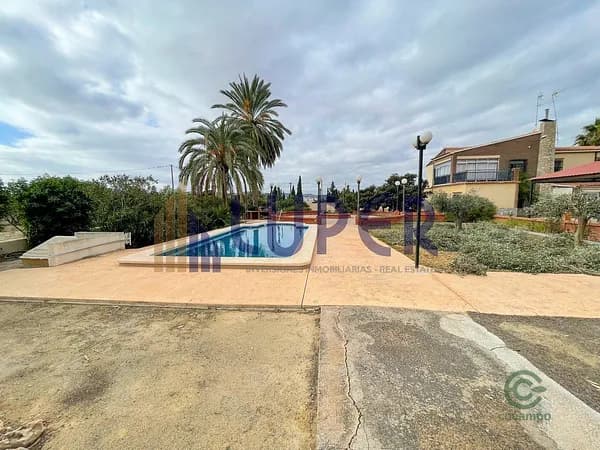 Finca rústica de 1,85 ha en venta en Alicante