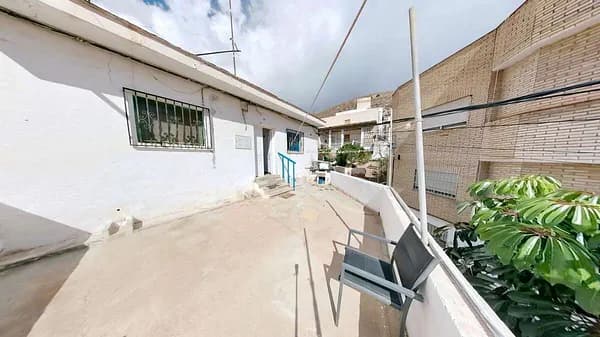 Casa de 0,016 ha per a venda a Granada