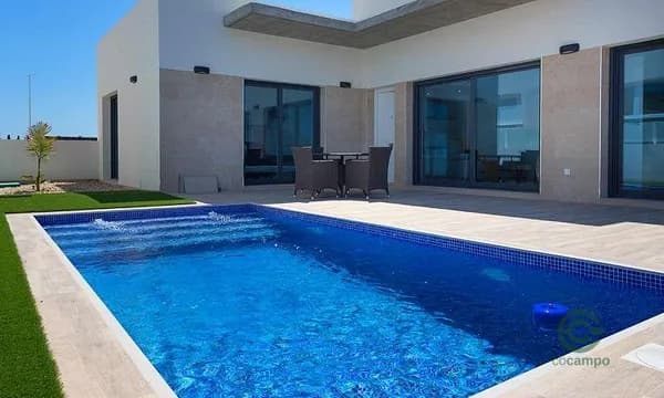 Casa de 0,0231 ha en venta en Alicante