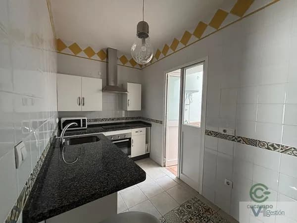 Casa de 0,0084 ha en venta en Villamartín, Cádiz