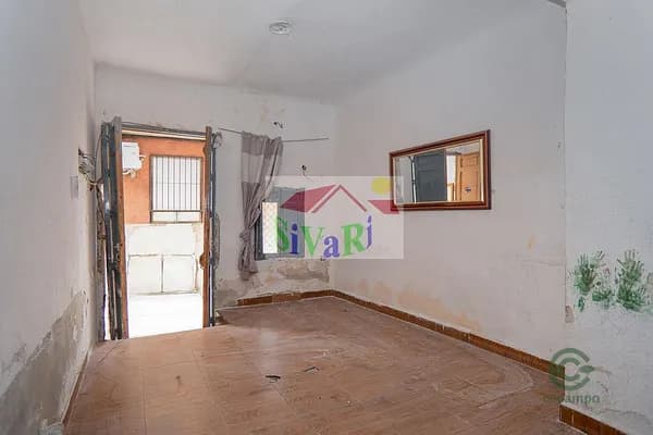Casa de 0,0081 ha en venta en Abarán, Murcia