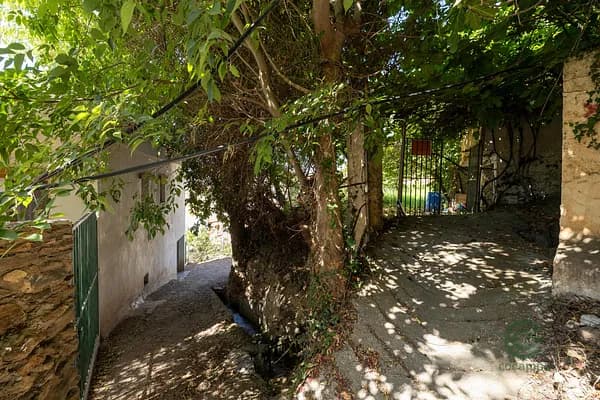 Finca rústica de 0,186 ha en venta en Lanjaron, Granada