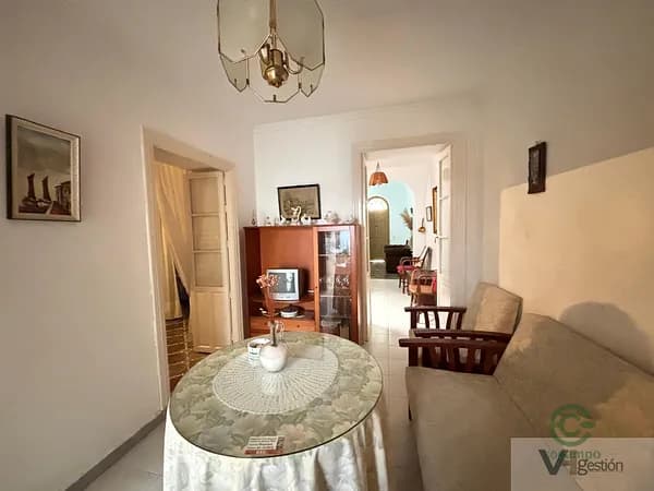 Casa de 0,022 ha en venta en Villamartín, Cádiz