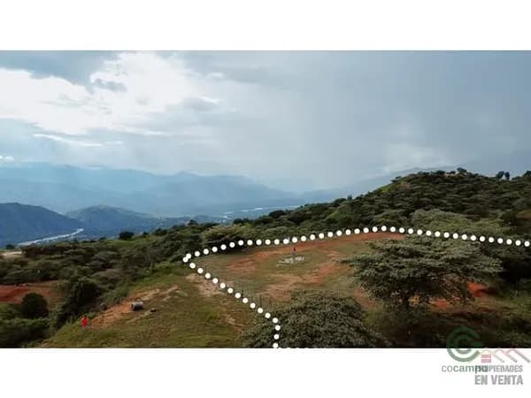 Finca rústica de 1,02 ha en venta en Antioquia