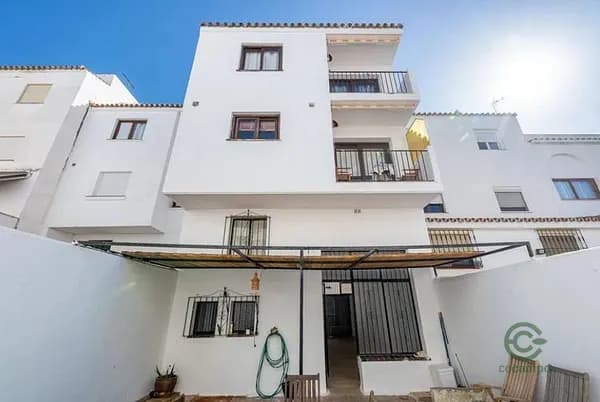Casa de 0,0215 ha en venta en Estepona, Malaga
