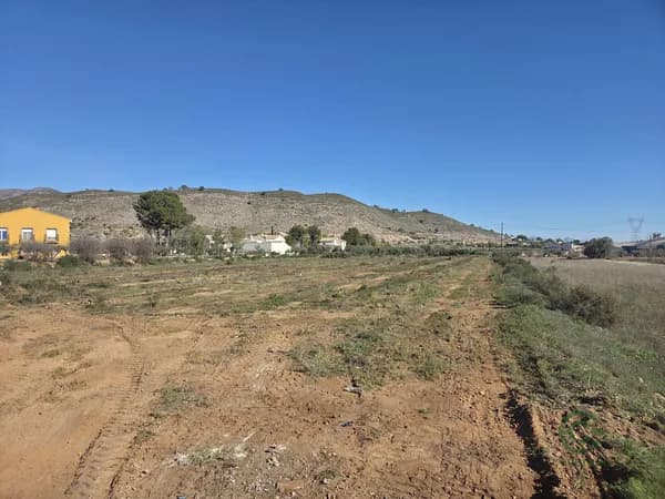 Finca rústica de 1,1 ha en venta en Hondon de las nieves, Alicante