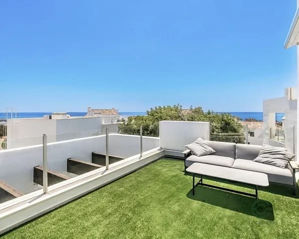 Casa de 0,0195 ha en venta en Marbella, Malaga