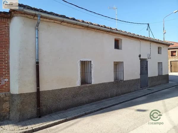 Casa de 0,0085 ha en venta en Segovia