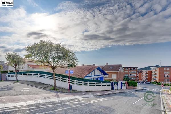 Casa de 0,0523 ha en venta en Gorliz, Vizcaya