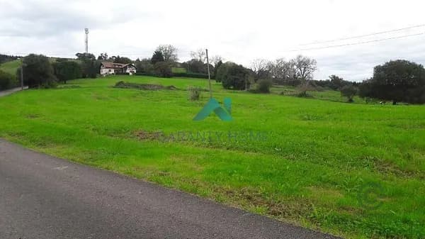 Finca rústica de 0,688 ha en venta en Meruelo, Cantabria