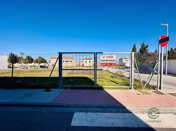 Terreno urbano de 0,0345 ha en venta en Churriana de la vega, Granada