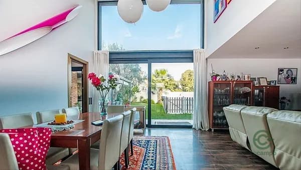 Casa de 0,03 ha per a venda a Barcelona