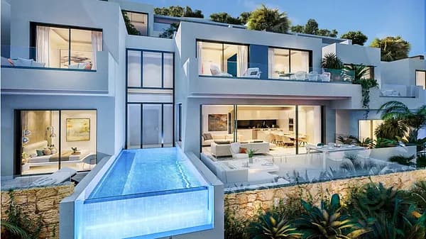 Casa de 0,0269 ha en venta en Benalmádena, Malaga