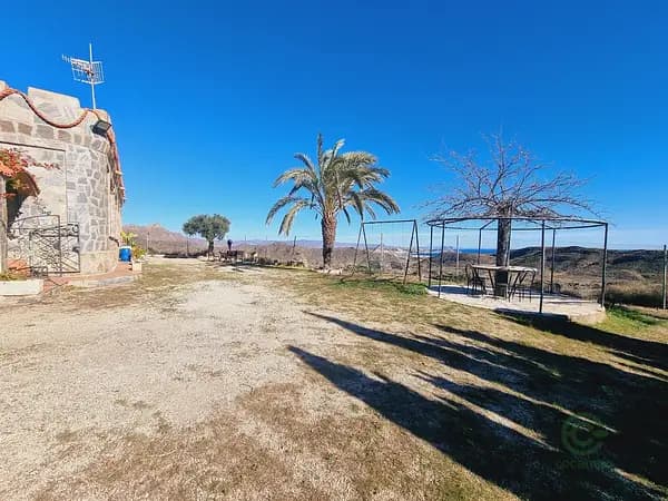 Casa de 0,0135 ha per a venda a Almeria
