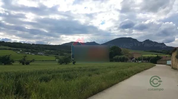 Finca agrícola de 0,11 ha en venta en Lantaron, Alava