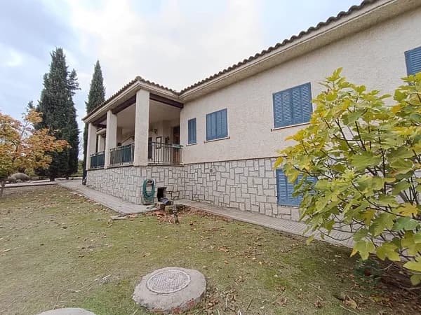 Casa de 0,3 ha en venta en Toledo