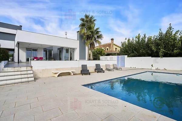 Casa de 0,1236 ha en venta en Vinaros, Castellon