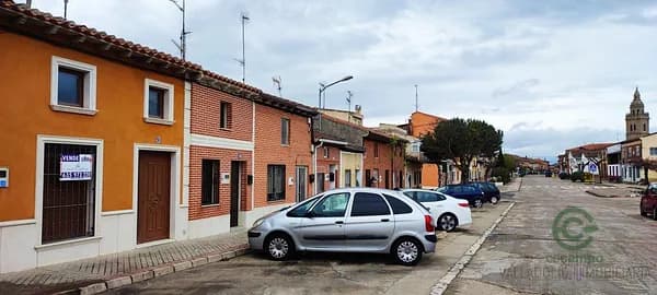 Casa de 0,0224 ha en venta en Nava del rey, Valladolid