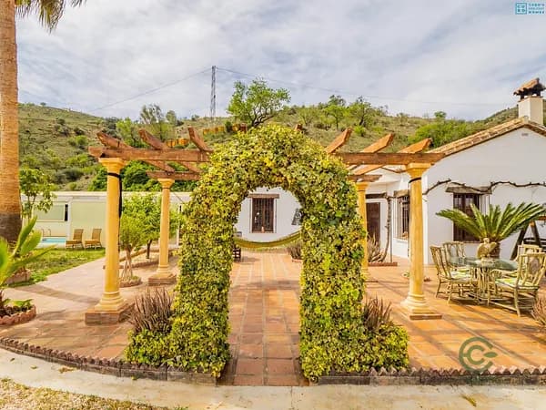 Finca rústica de 2,5 ha en venta en Casabermeja, Malaga